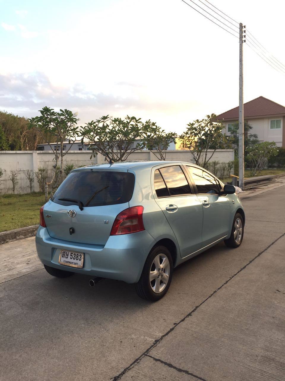 Toyota Yaris 2012 — photo 5