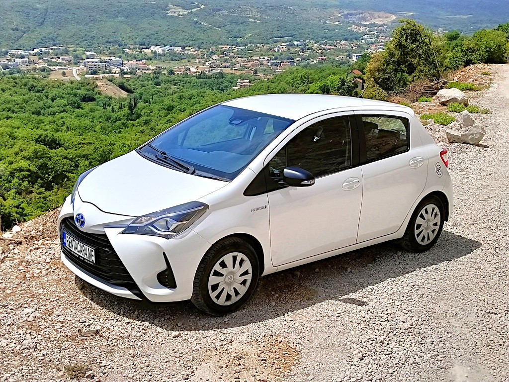 Toyota Yaris, 2017 — Rentacar4.me