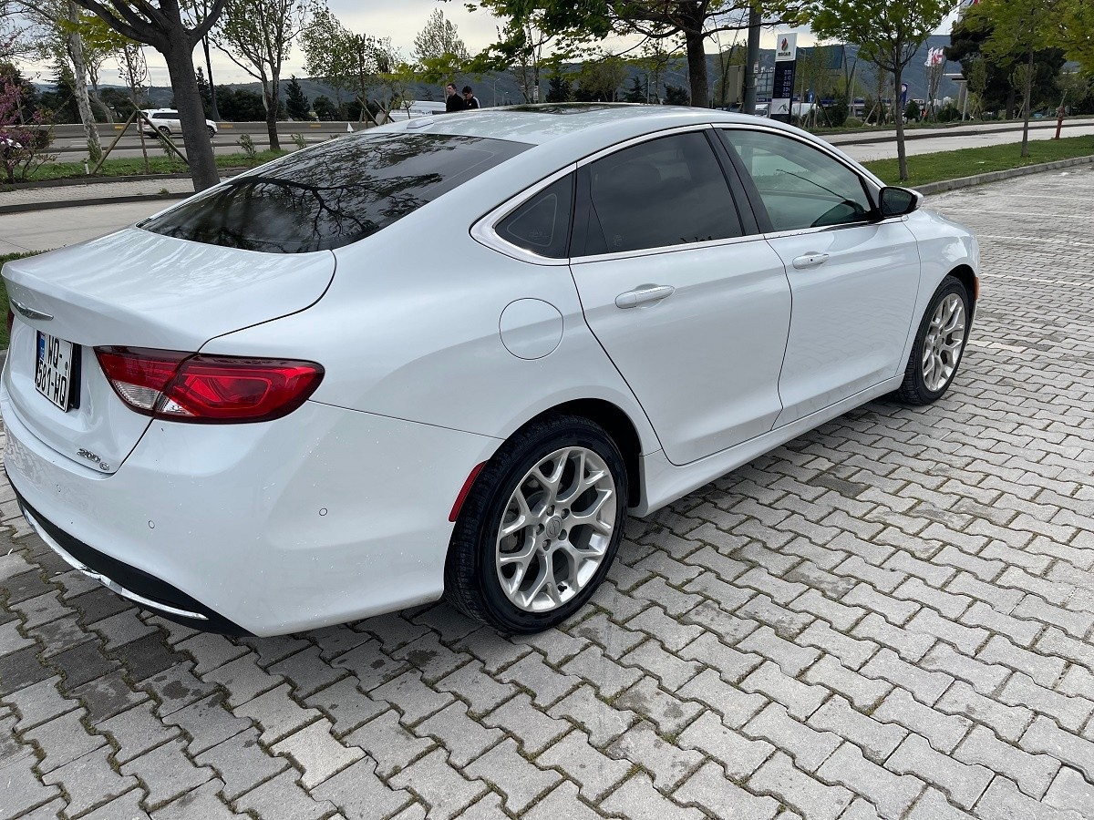 Chrysler 200, 2017 8