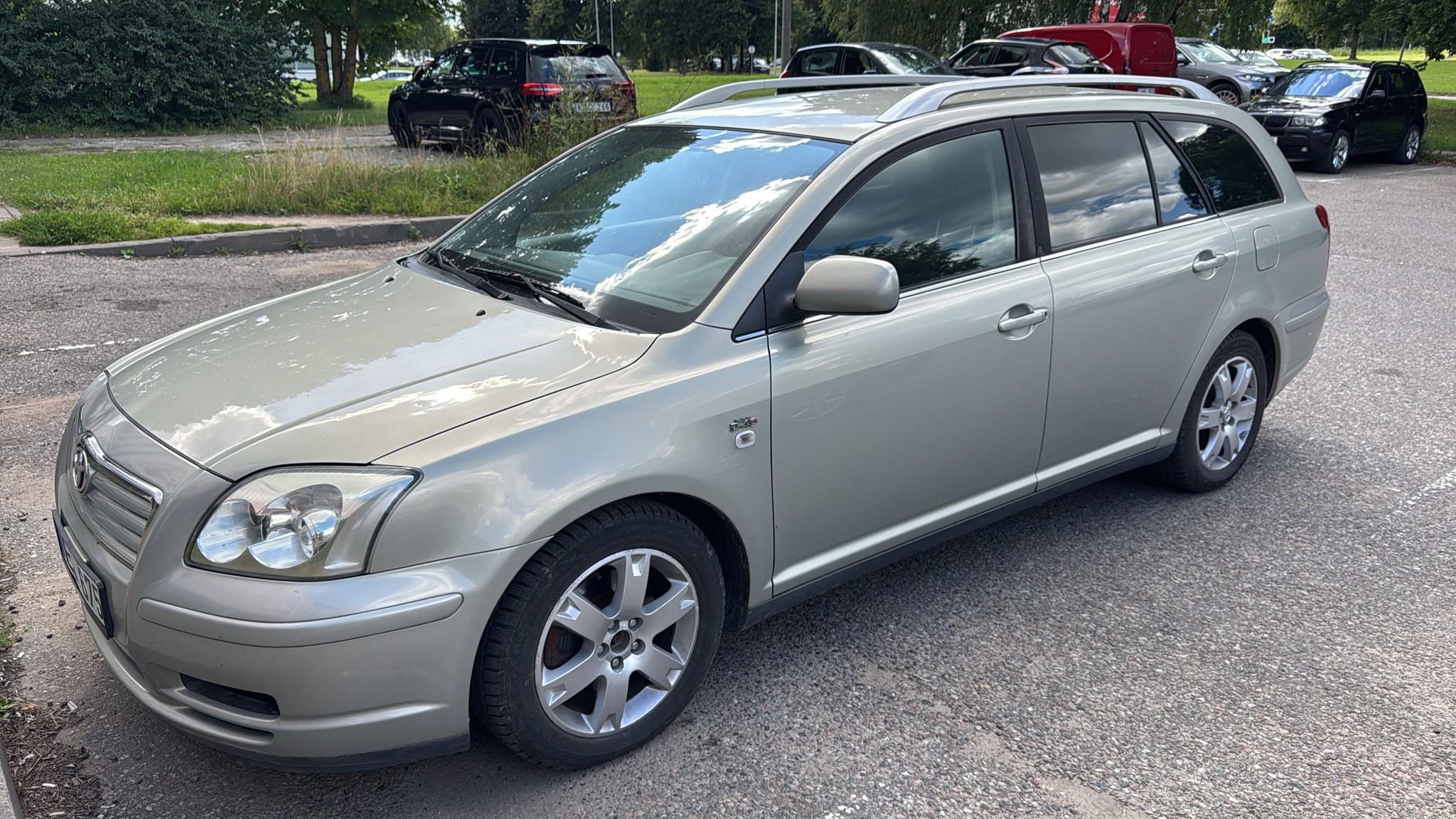 Toyota-Avensis — photo 4