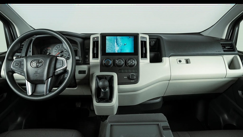 Toyota-Hiace 7